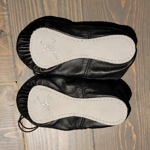 Capezio Full Sole Leather Daisy Shoe - 205T - Picture 4 of 10